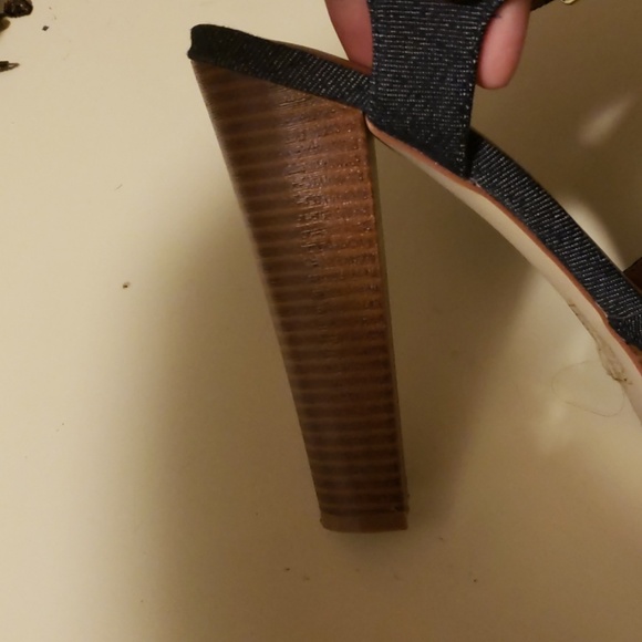 Shoes - Picture 4 of 4